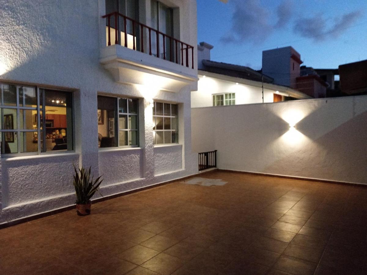 Hermosa Casa, En Renta Vacacional Con Piscina, A Tan Solo10 Minutos De La Playa, Cerca De Centros Comerciales, Restaurantes, Bares Y Supermercados Cancun
