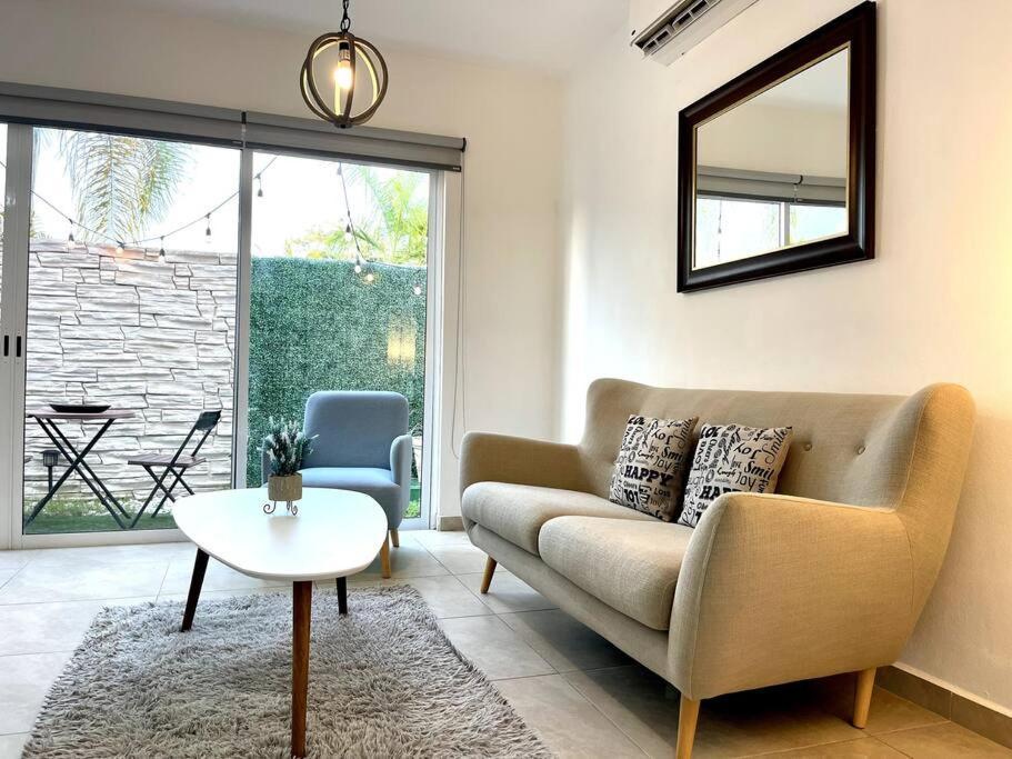 3br Beautiful House With Pool Close To The Beach! Сasa de vacaciones