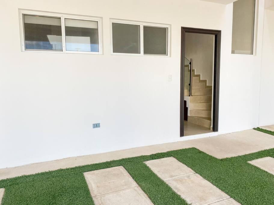 3br Beautiful House With Pool Close To The Beach!