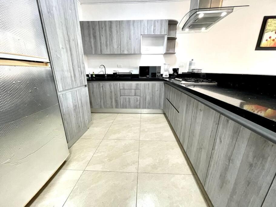 Сasa de vacaciones 3br Beautiful House With Pool Close To The Beach!
