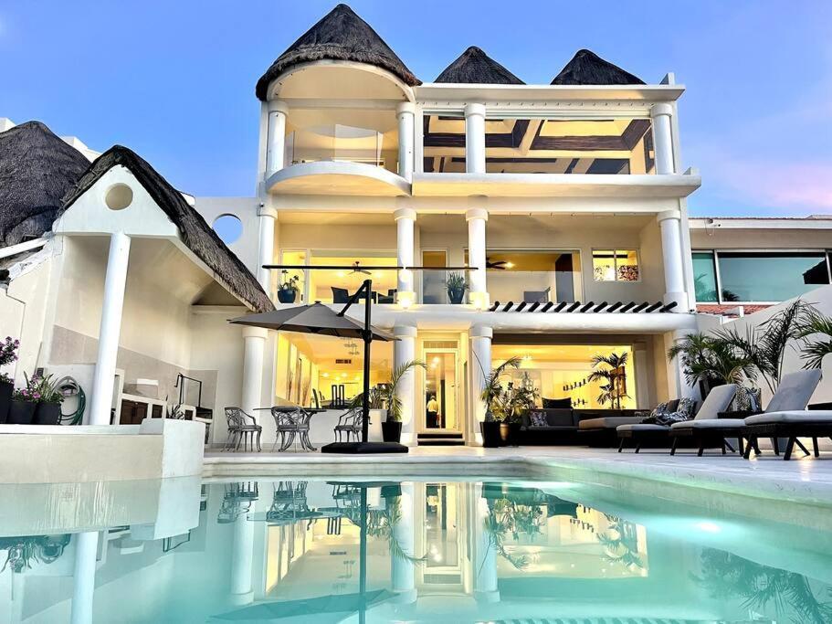 Flamingos Villa