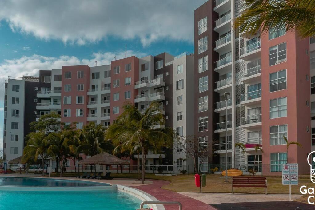 Departamento Moderno Con Vista A La Laguna En Dream Lagoons Apartamento *
