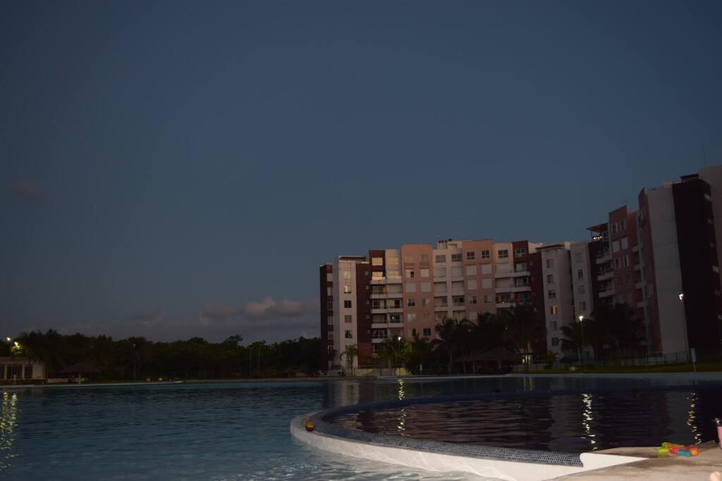 Departamento Moderno Con Vista A La Laguna En Dream Lagoons Apartamento