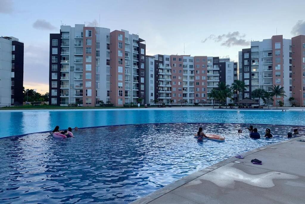 Departamento Moderno Con Vista A La Laguna En Dream Lagoons Apartamento *