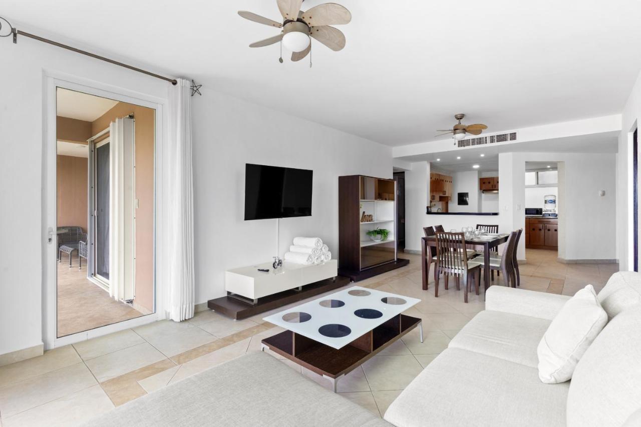 4 Bedroom Apartment, 8 Guests