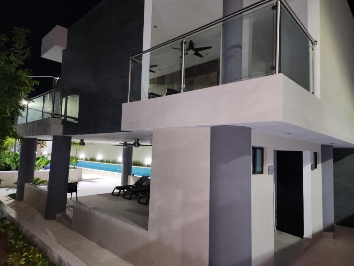 Astoria Gated Cancún