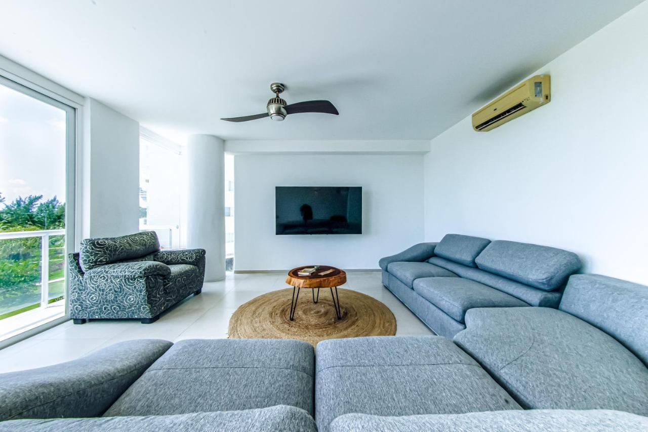 Beachfront Luxury Apartamento