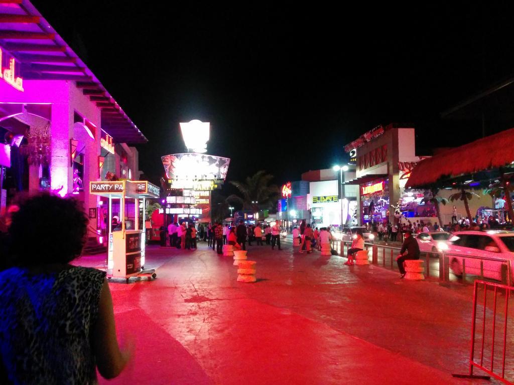 Zone Apartahotel