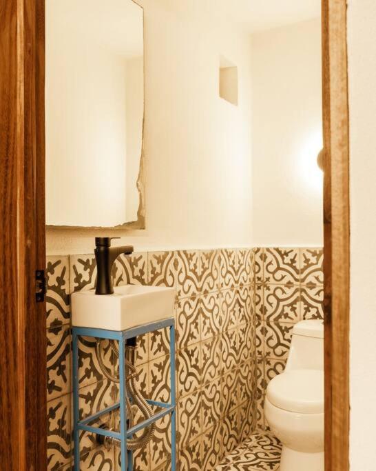 Apartment Totally Renovated 10 Min Away From Beach/hot Neighborhood *