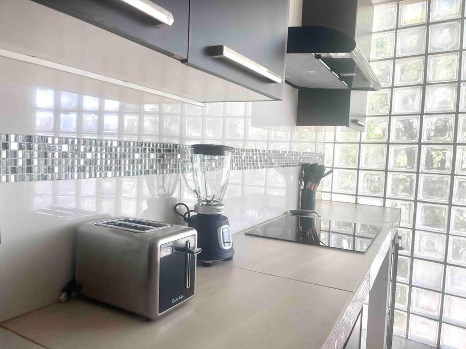 Deco 6 Downtown 3 Bed Apartamento