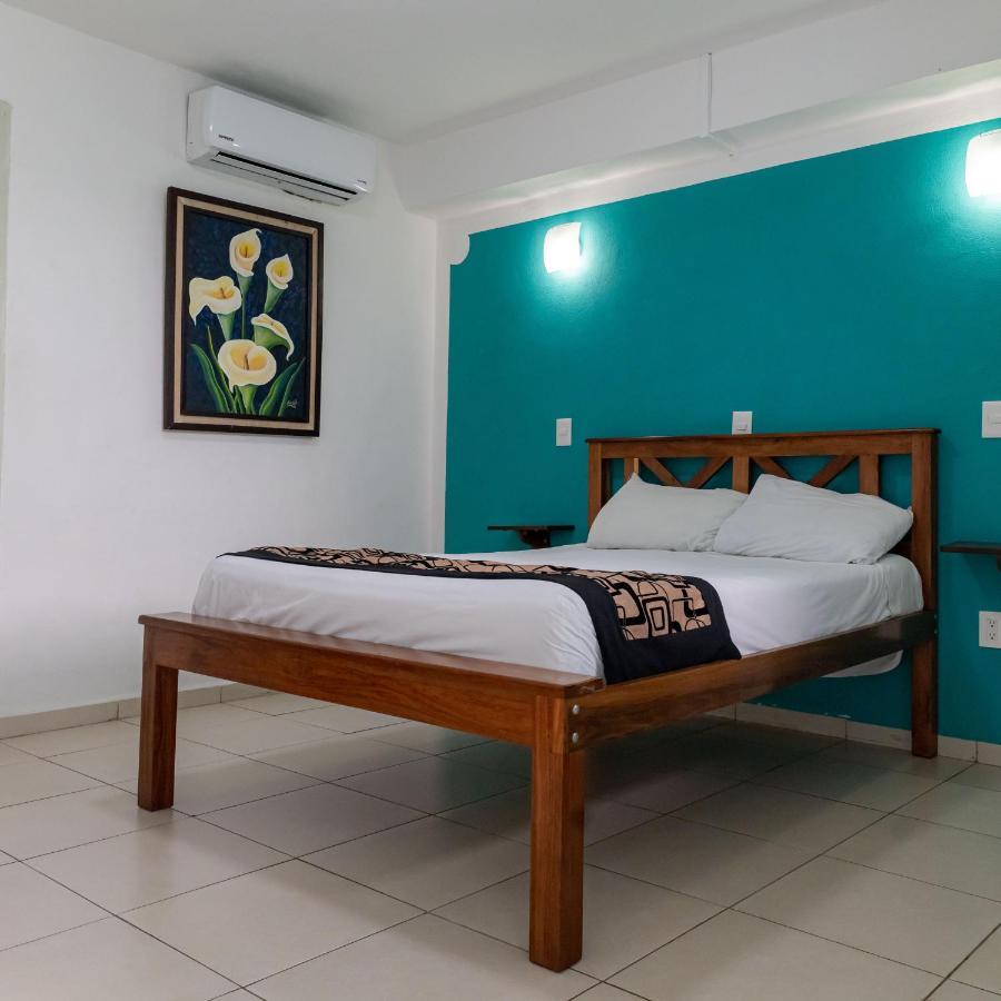Hotel Las Palmas En Laurel