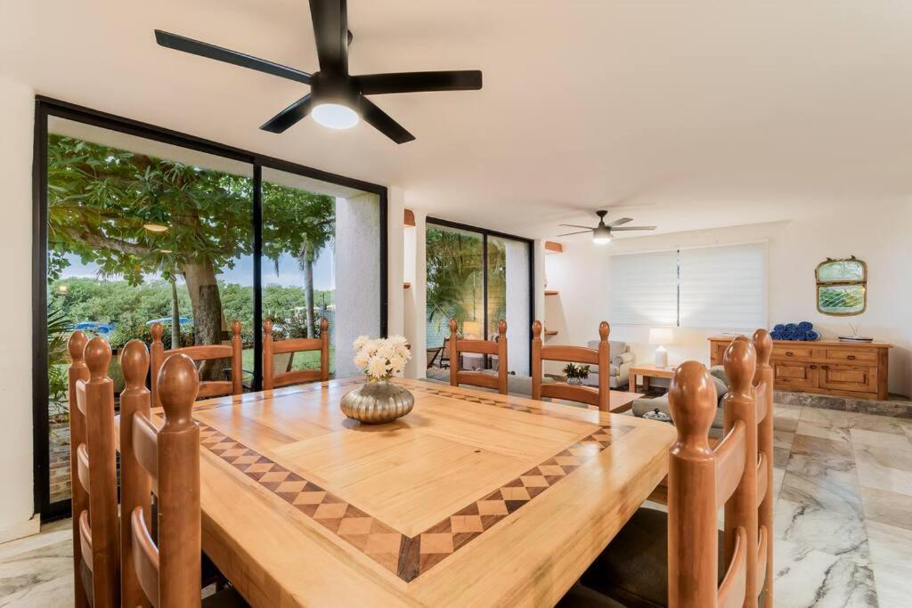 *villa Sicilia Lagoon Front By Casa Paraiso* Villa *