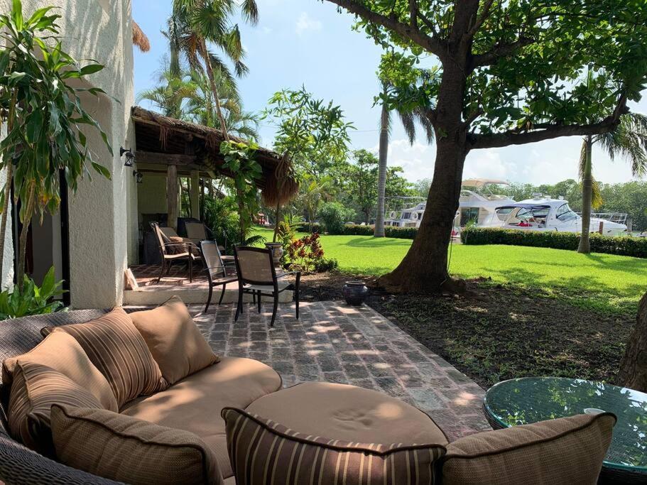 *villa Sicilia Lagoon Front By Casa Paraiso* Villa *