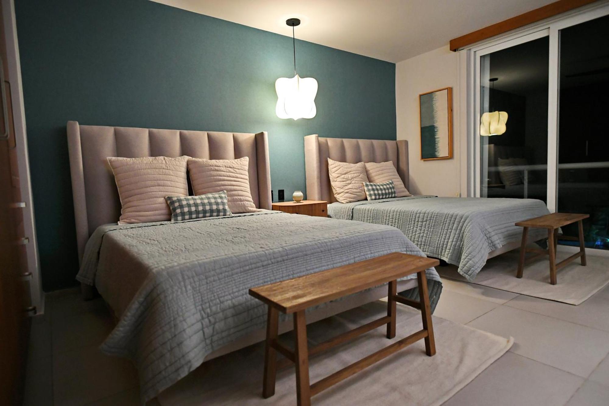 Beachfront Blue Vista Apartment