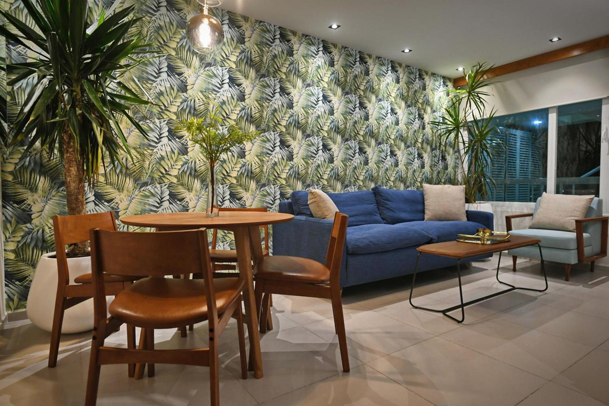 Beachfront Blue Vista Apartment