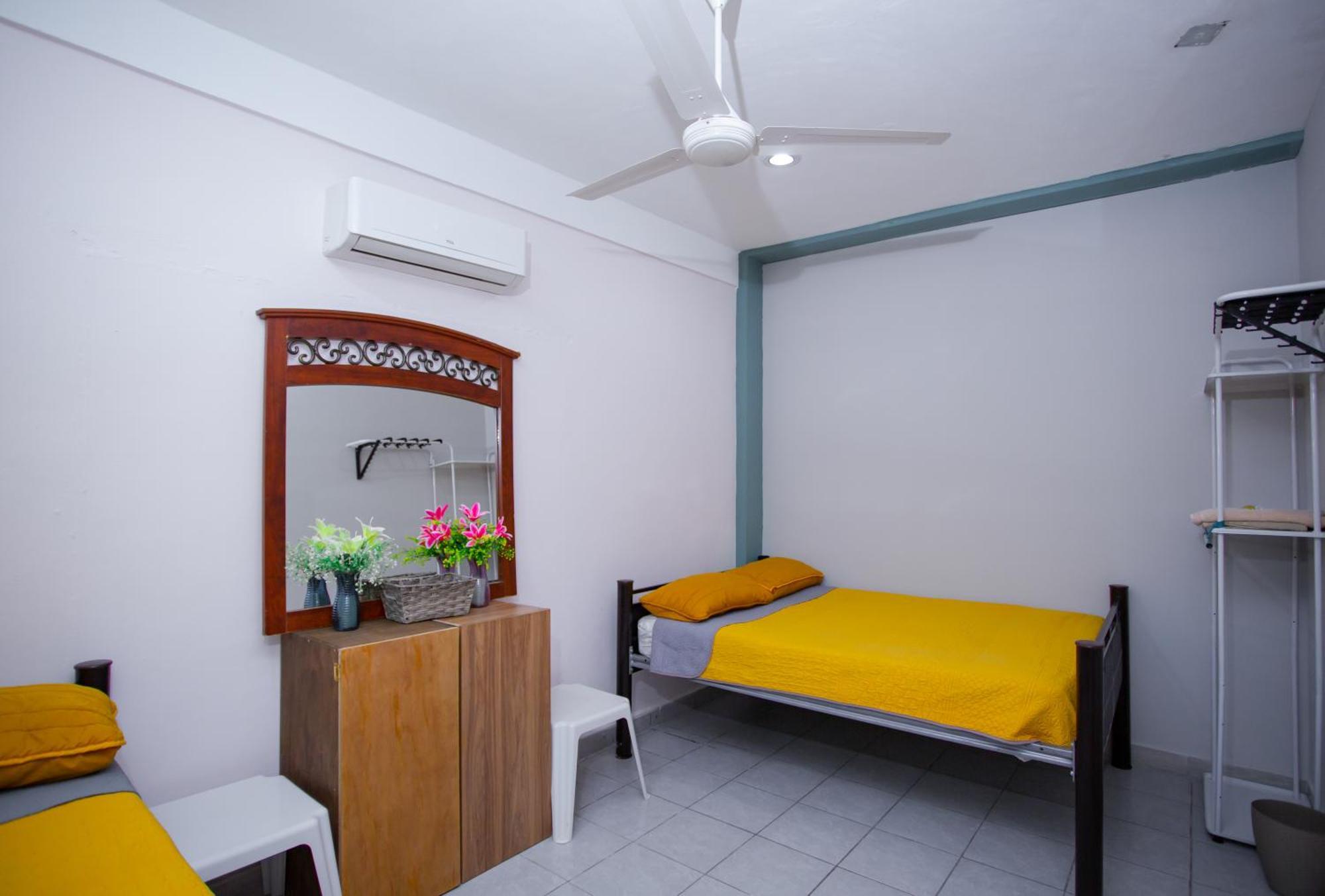 Centrico Y Comodo Departamento, Sobre Avenida Principal En Cancun. * Cancún