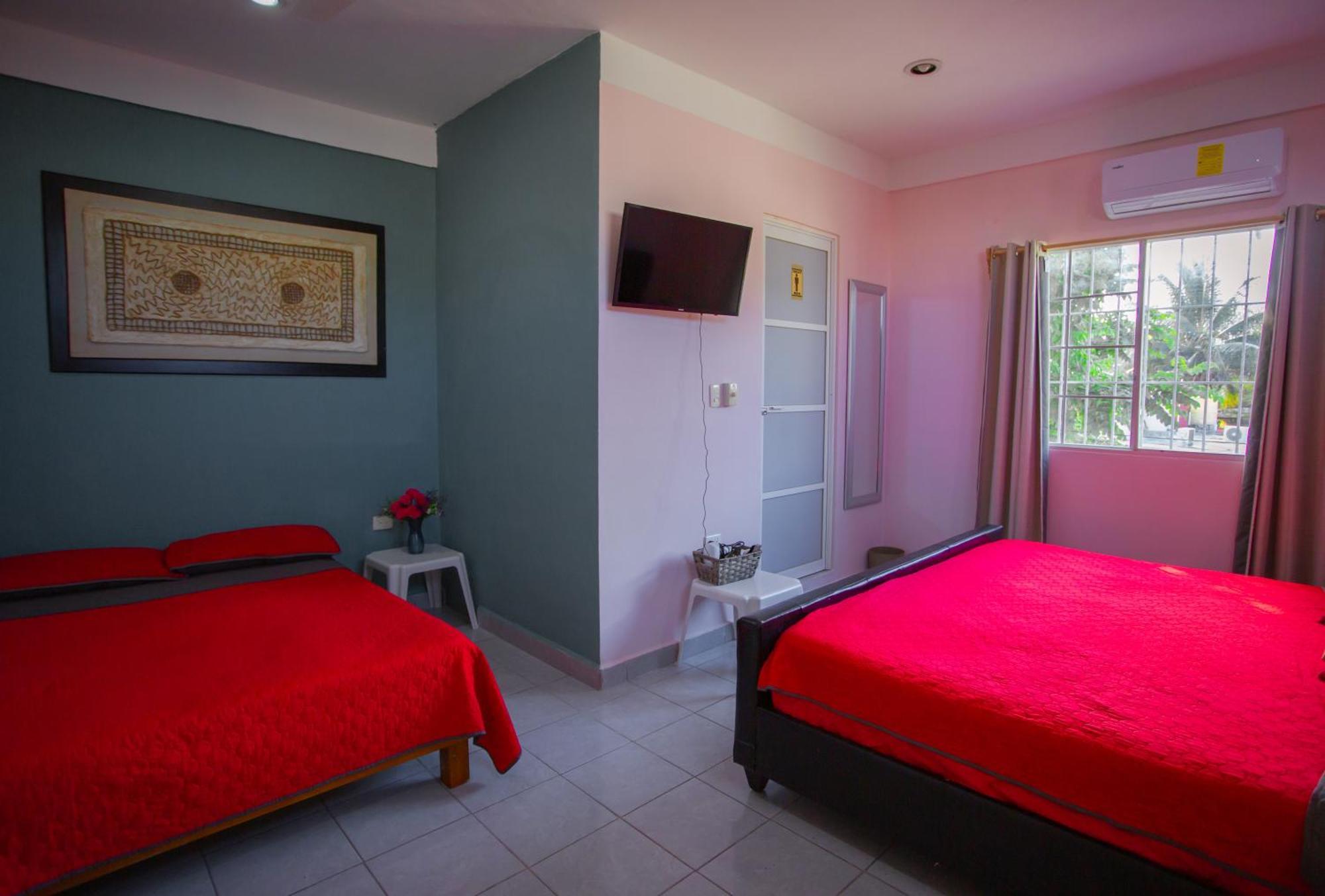 Centrico Y Comodo Departamento, Sobre Avenida Principal En Cancun. Apartamento *