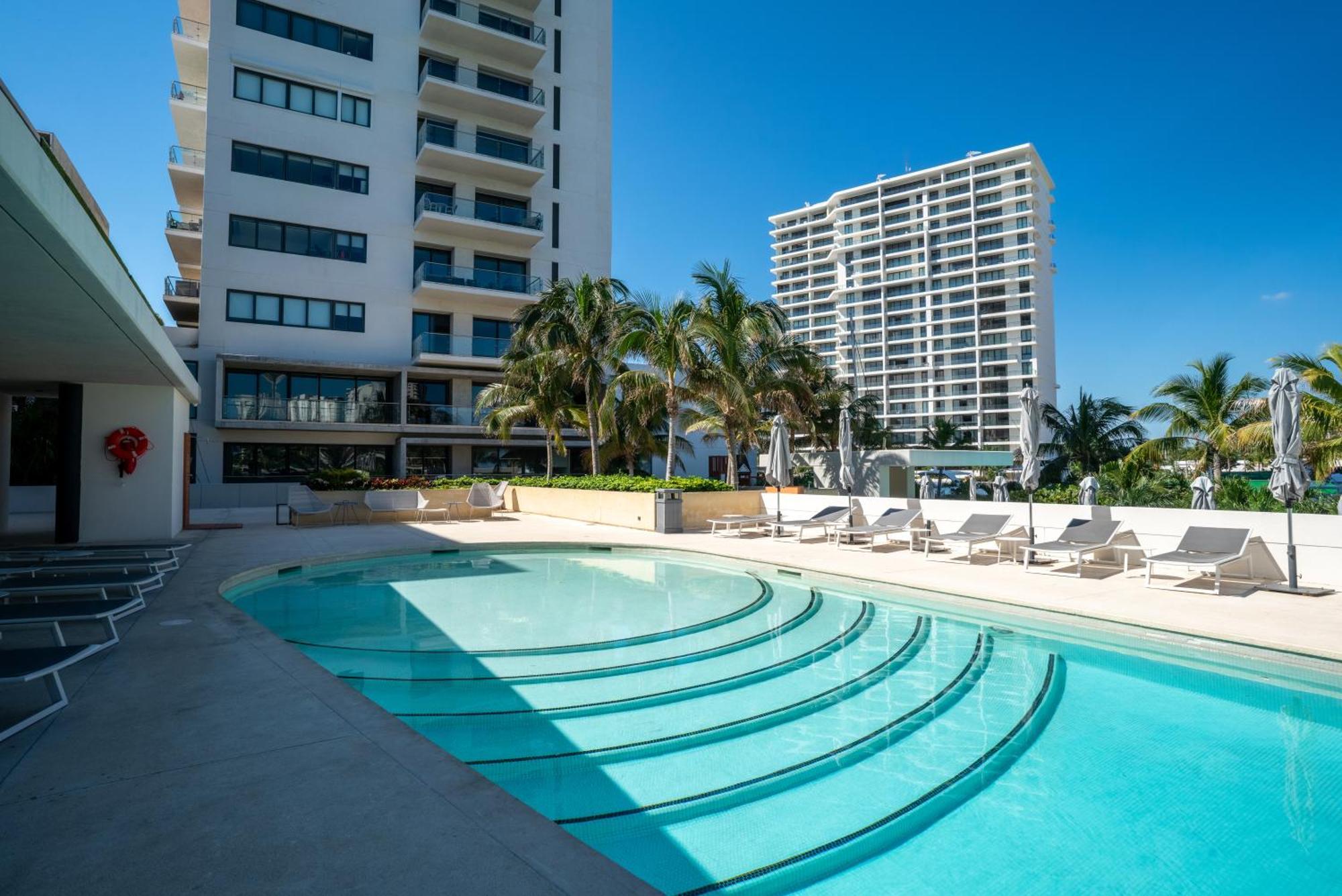 3br Luxury Oceanfront W Pool, Gym & Views * Cancún