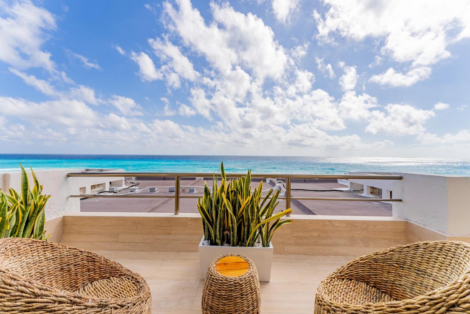 Amazing Caribbean Ocean View At Marlin In Cancun