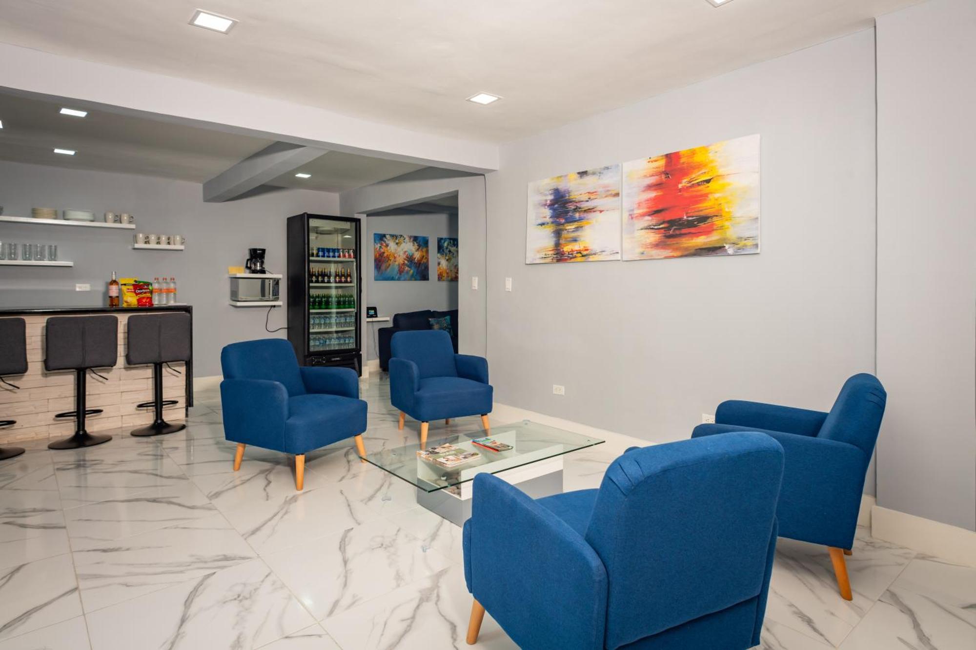 Moderna Y Amplia Casa Con Sala, Netflix, Wifi Y Cocina Equipada *