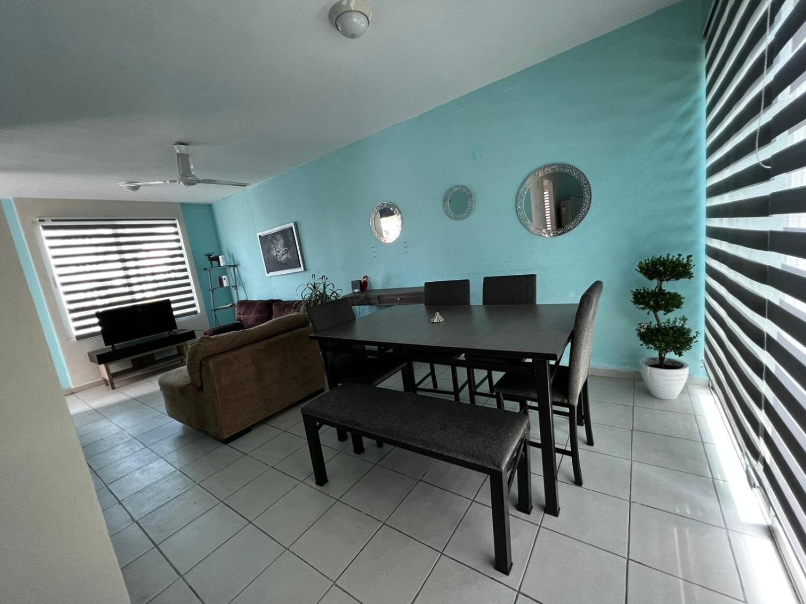 Casa Con Alberca Y Jardin En