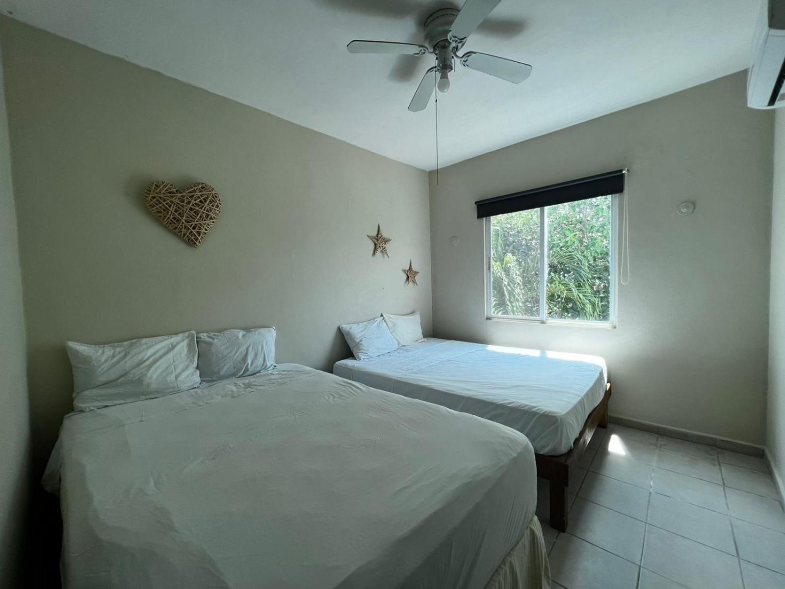 Casa Con Alberca Y Jardin En * Cancún