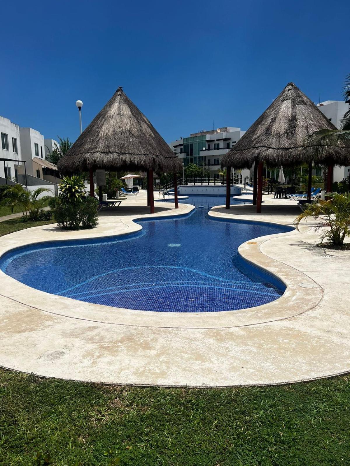 Сasa de vacaciones Casa Con Alberca Y Jardin En *