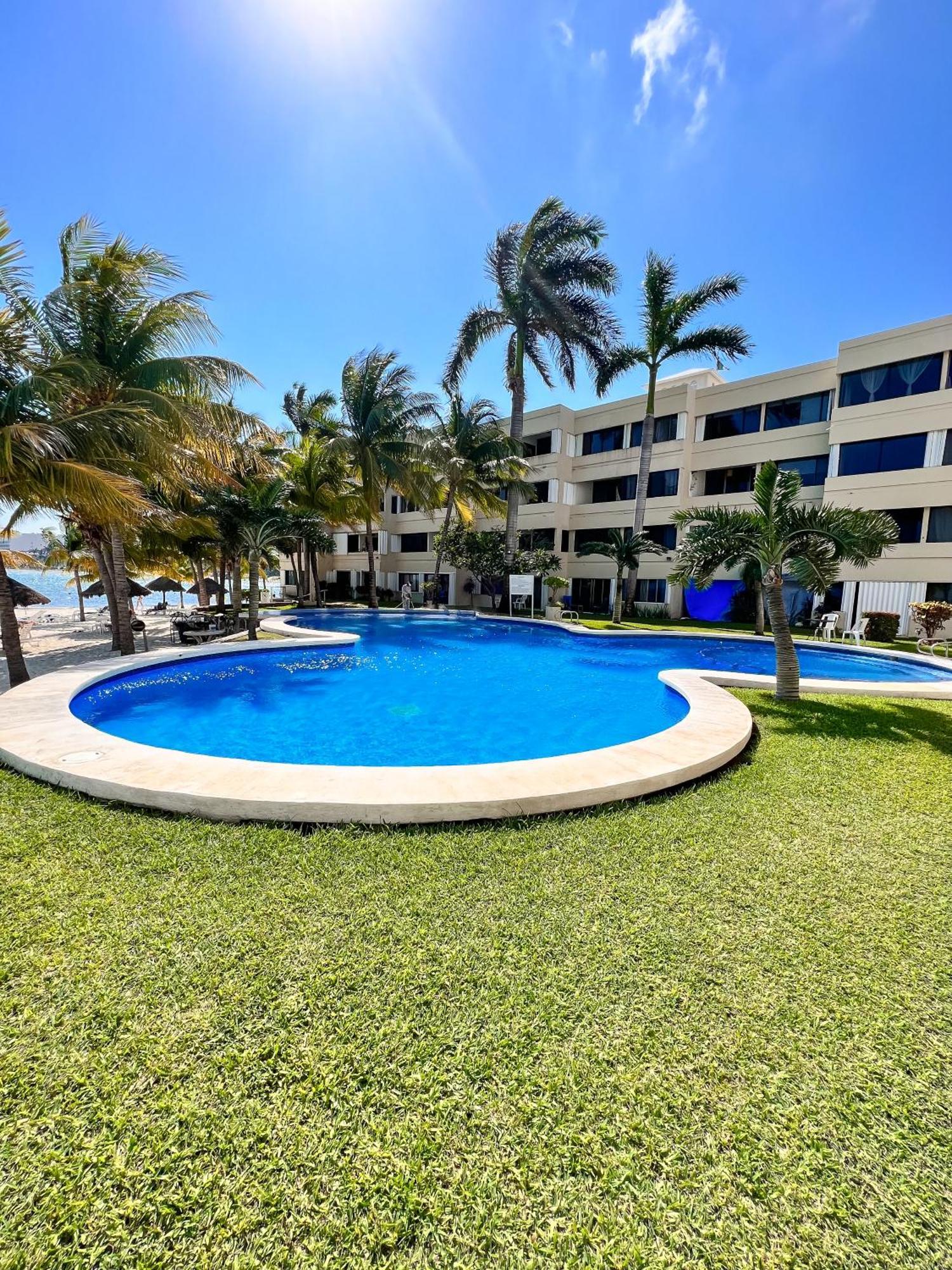 Mar De Cancun, Beautiful 2br 2ba Overlooking Spectacular View! Apartment *