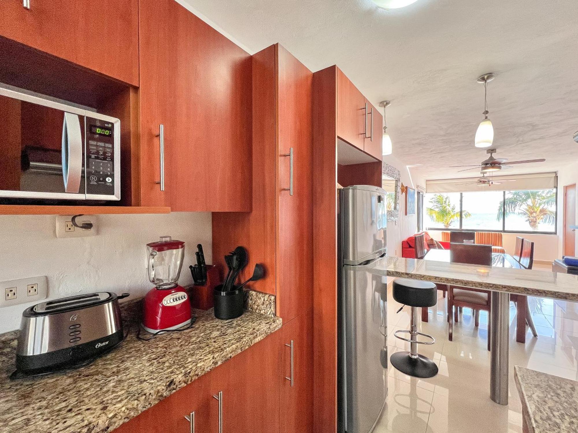 Mar De Cancun, Beautiful 2br 2ba Overlooking Spectacular View! * Cancun