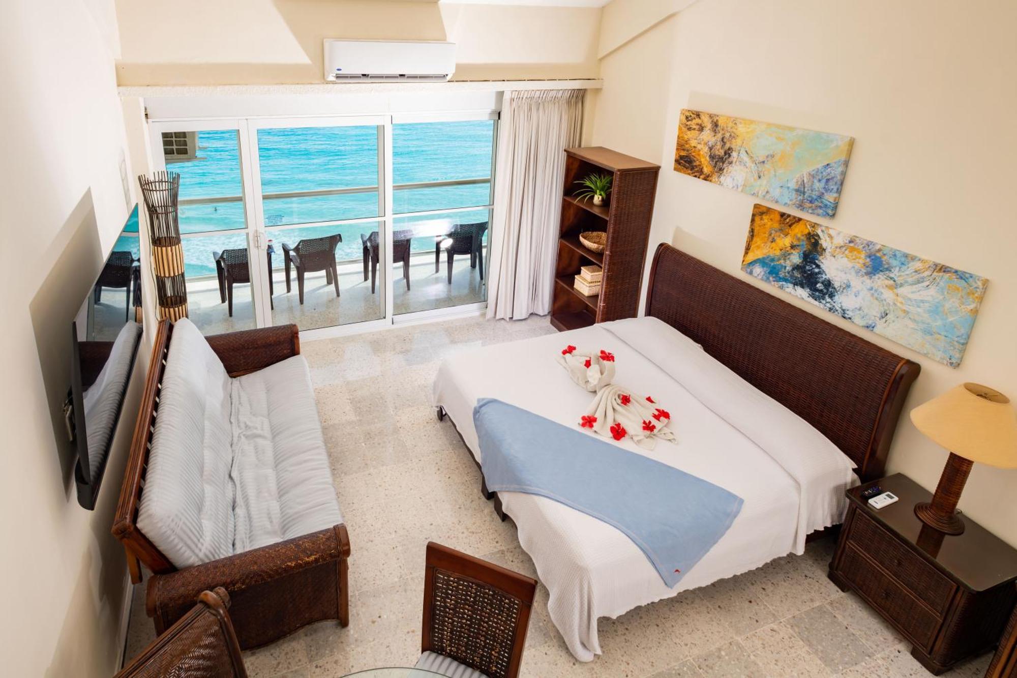 Apartahotel 2 Story Oceanfront Penthouses On Beach!