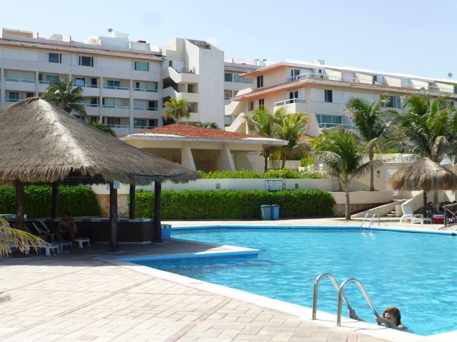 Great Price, Beautiful And Pool, 1 Bedroom Apartamento *