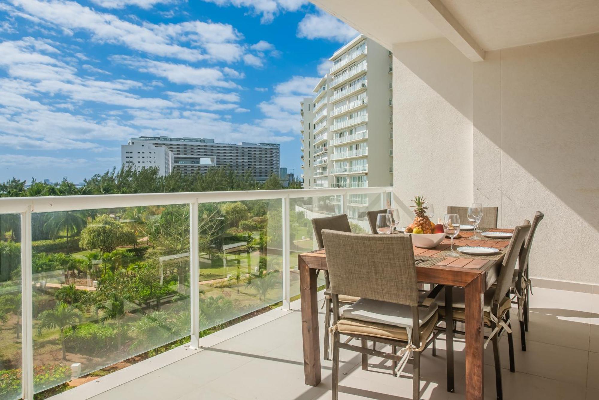 Apartment New Beachfront Luxury