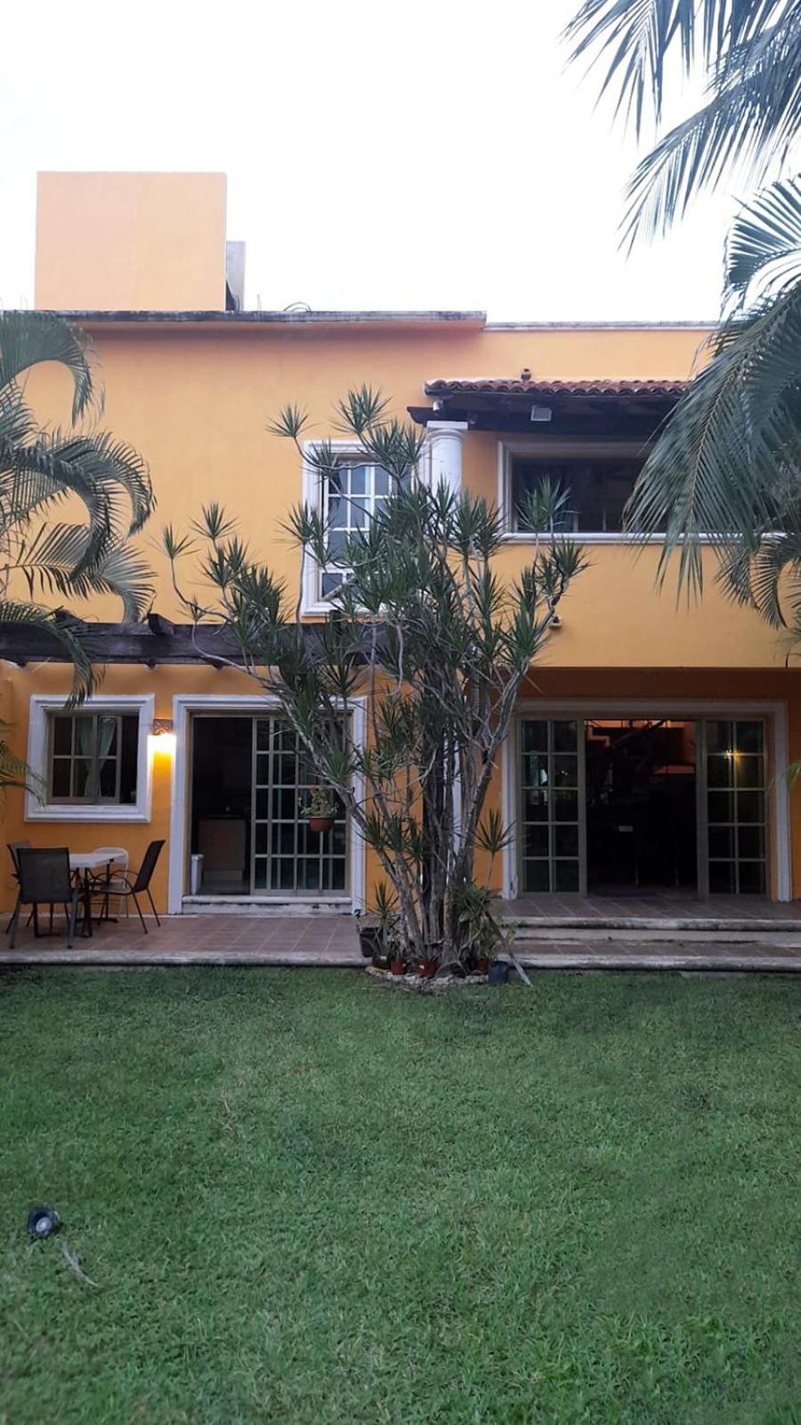 Homestay La Maison Bleue *