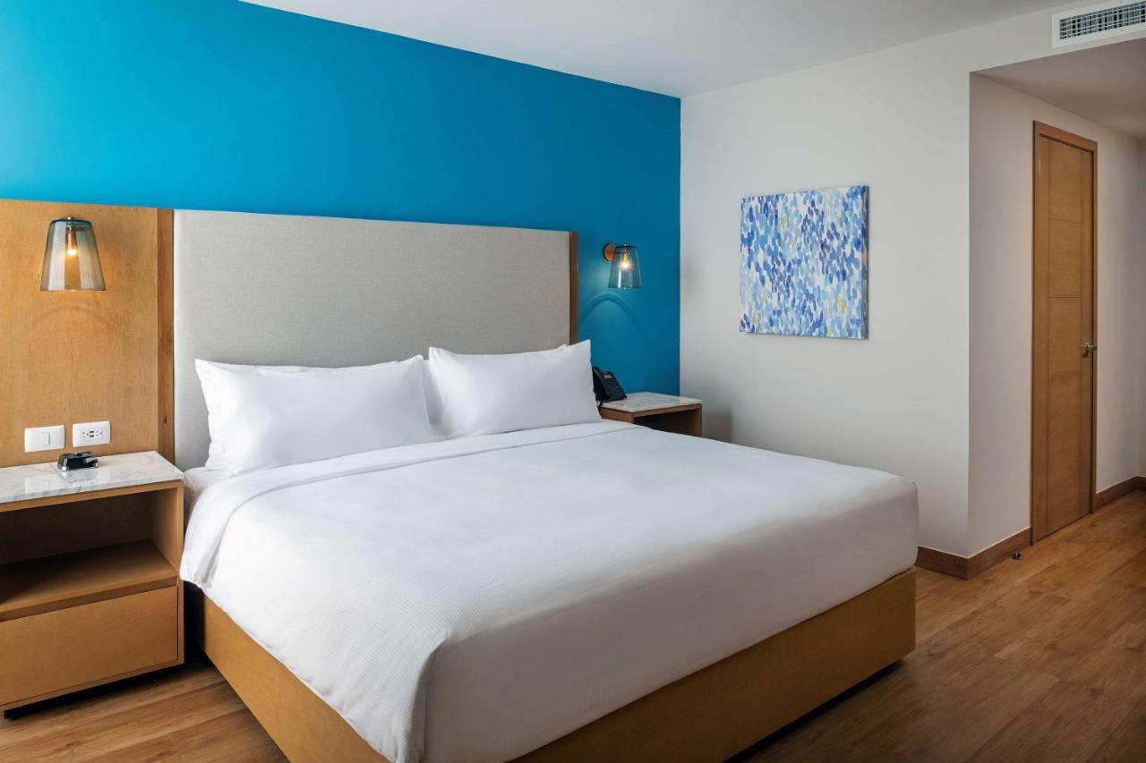 Hilton Garden Airport 4* Cancun