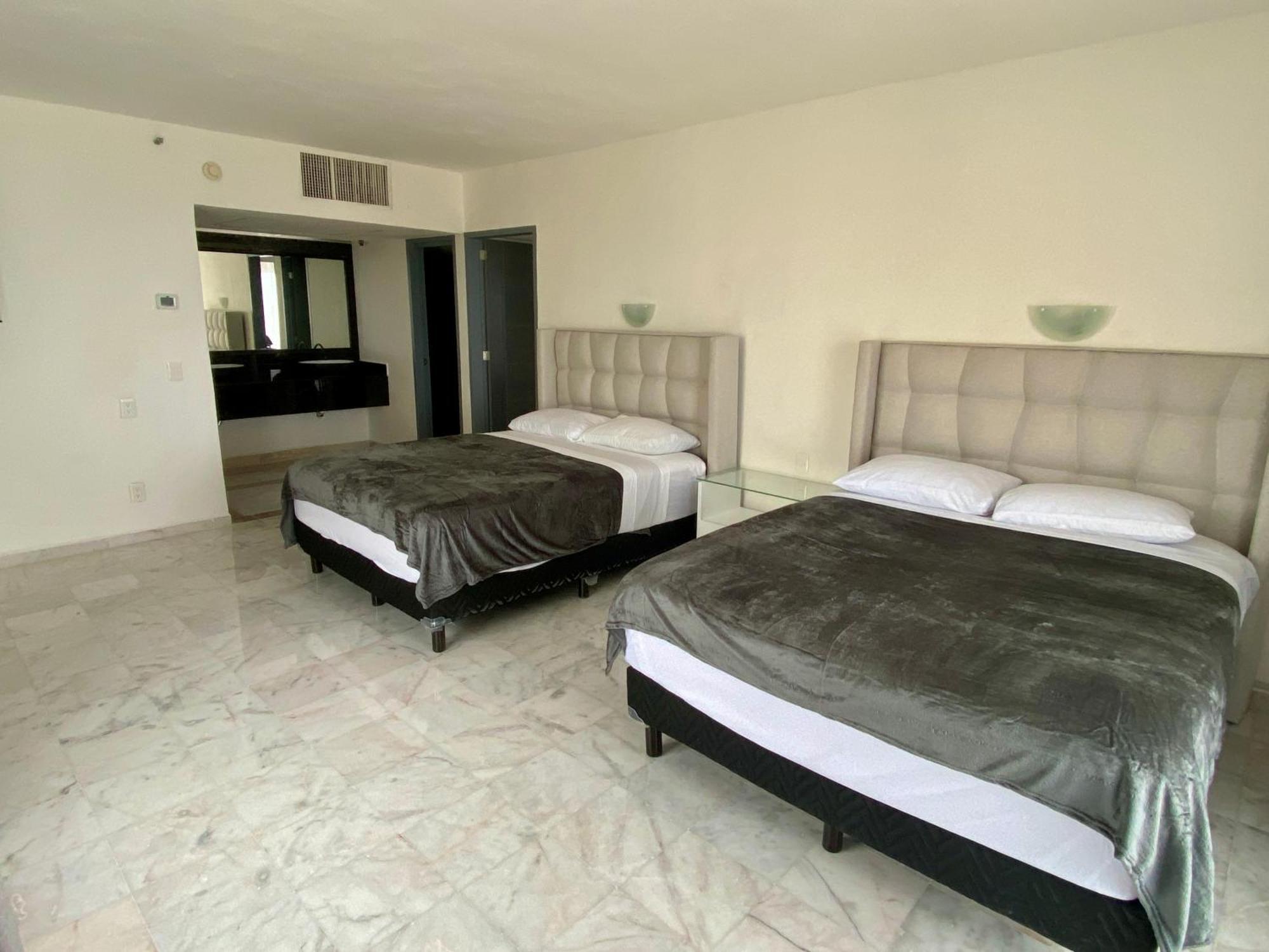 In Ocean Front 3* Cancun