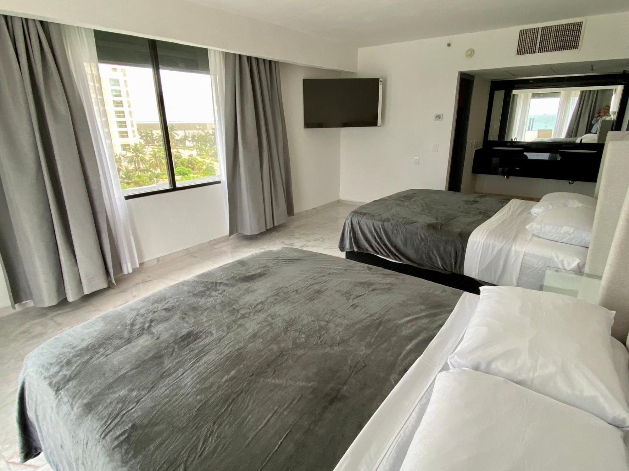 Aparthotel In Ocean Front 3*
