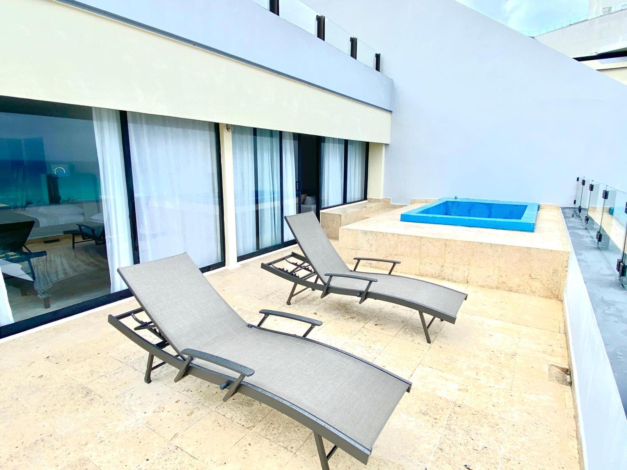 In Ocean Front Aparthotel