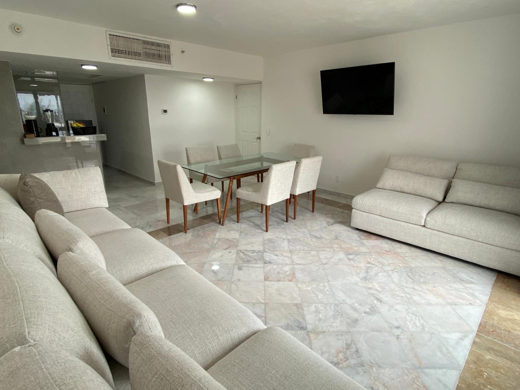 Aparthotel In Ocean Front 3*