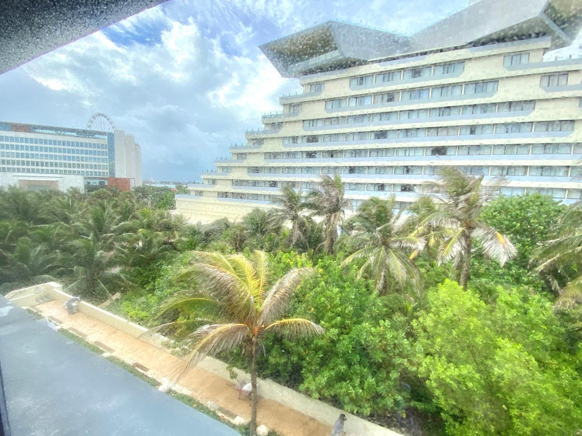 In Ocean Front Aparthotel