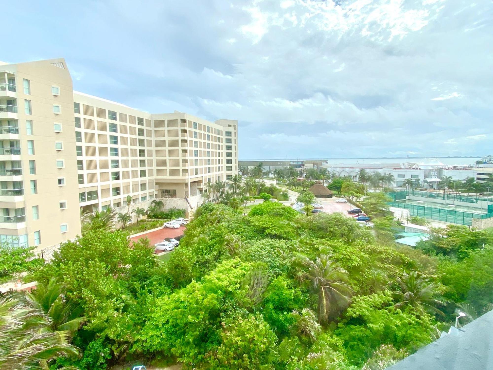 In Ocean Front Aparthotel 3*