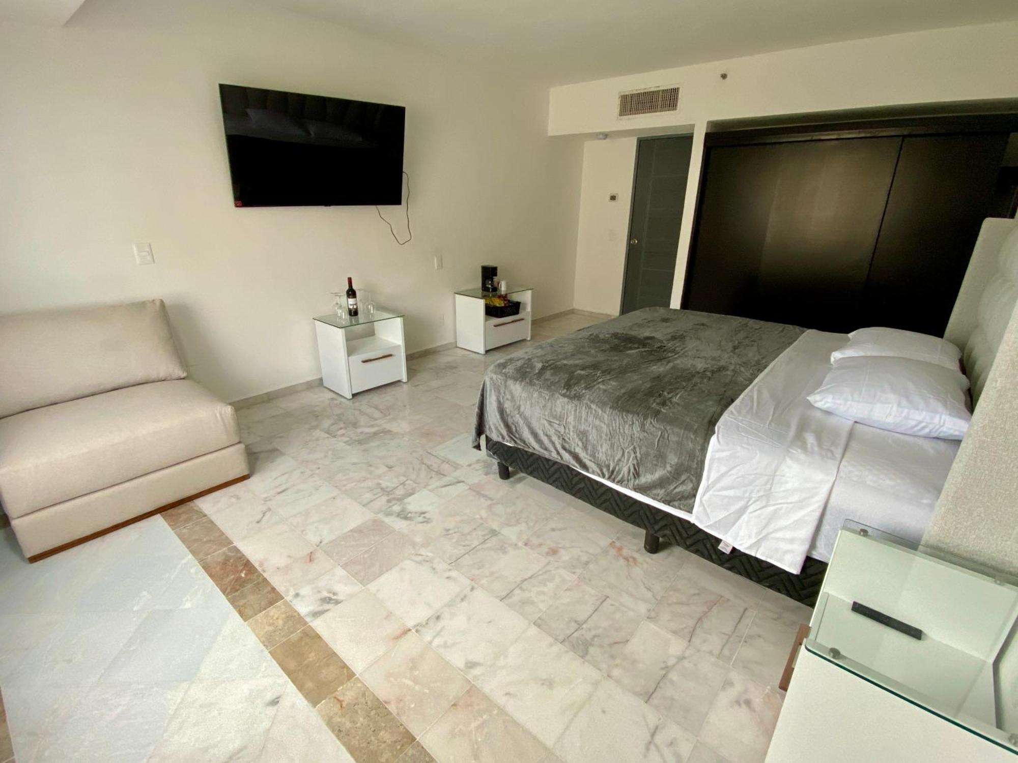 Aparthotel In Ocean Front 3*