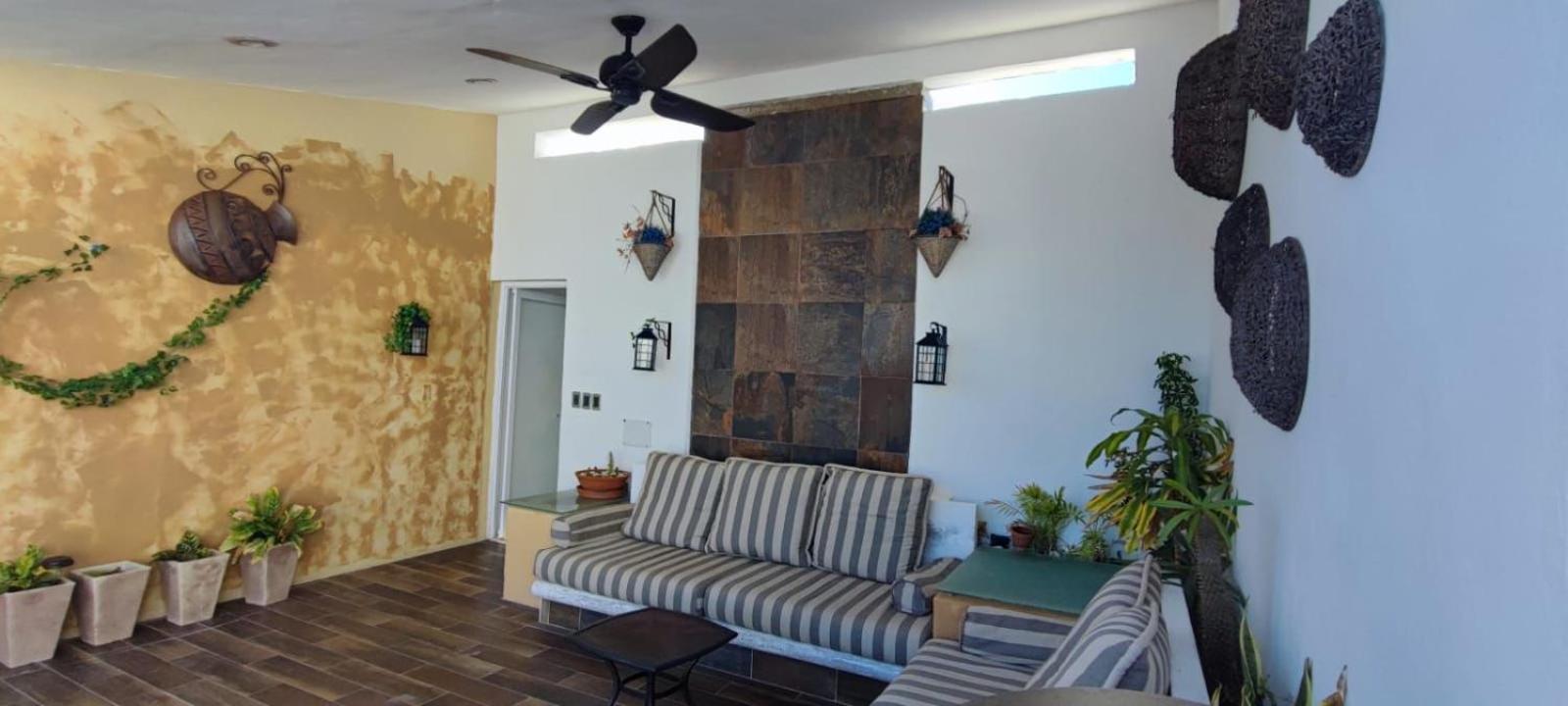 La Casa De Dioses