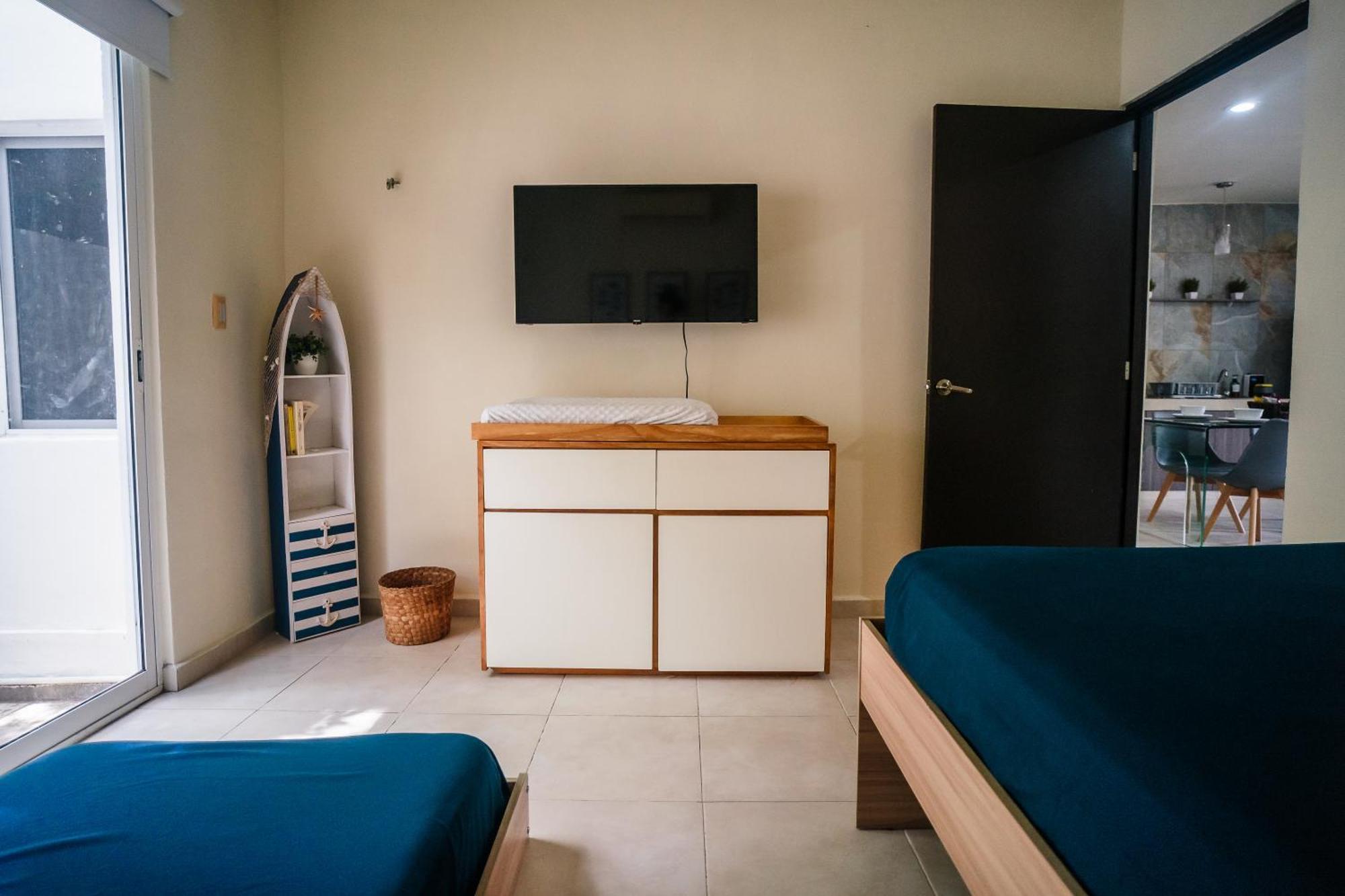 Apartamento Departamento Planta Baja, Junto A La Alberca En *