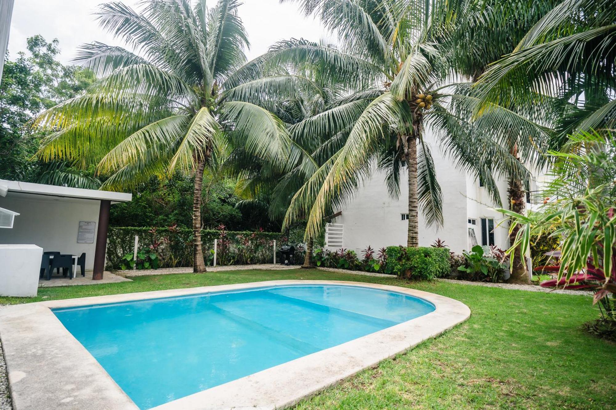 Departamento Planta Baja, Junto A La Alberca En