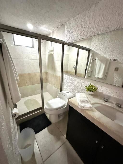Beachside House In Zone With Bbq And Luxury Amenities *