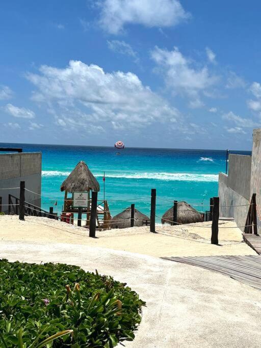 Villa Beachside House In Zone With Bbq And Luxury Amenities Cancun