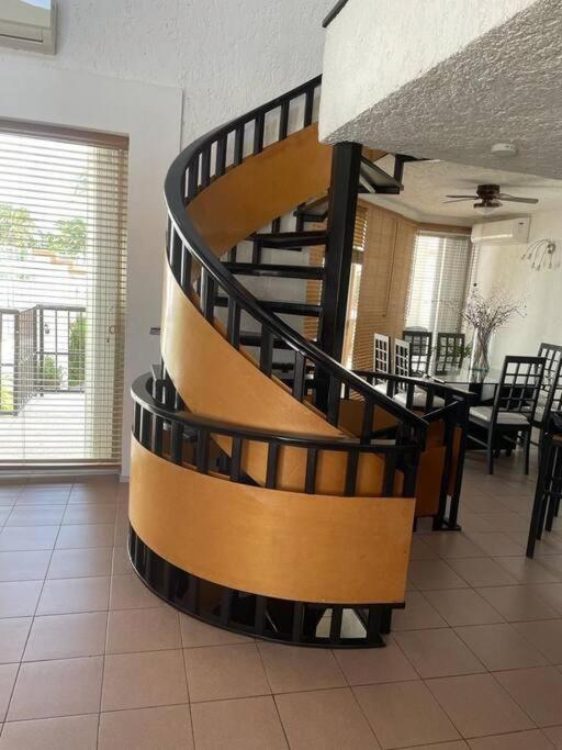 Beachside House In Zone With Bbq And Luxury Amenities