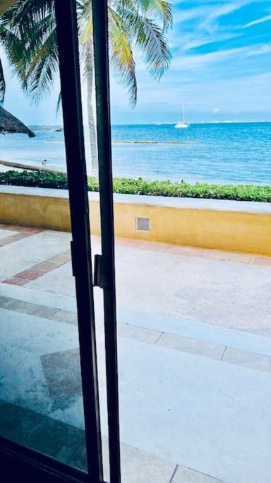 Punta Me Beach Front In The & Waterpark Apartamento Cancún