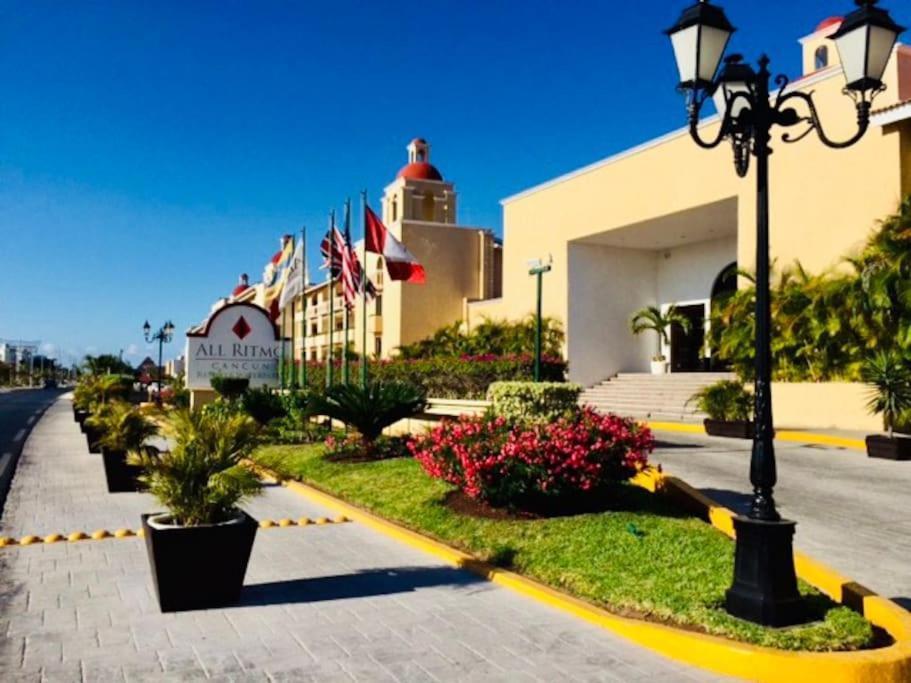 Punta Me Beach Front In The & Waterpark * Cancún