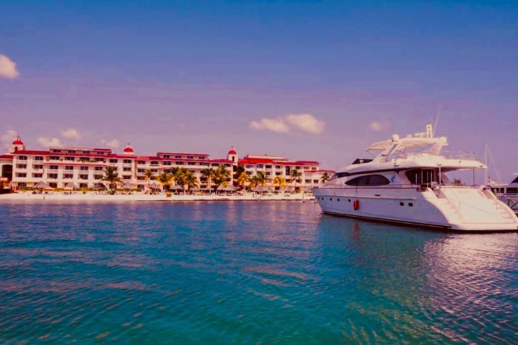 Punta Me Beach Front In The & Waterpark Apartamento Cancún